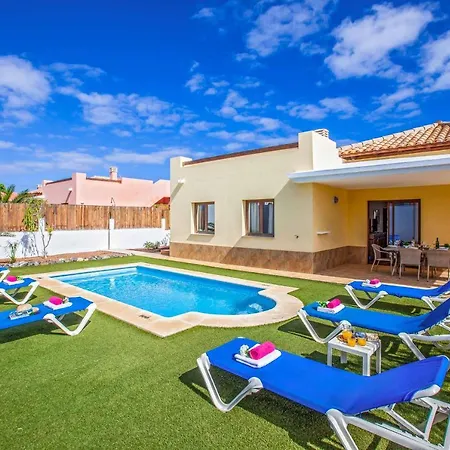Helena Villa *